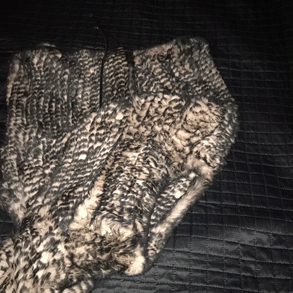 Vest - Picture 3 of 5